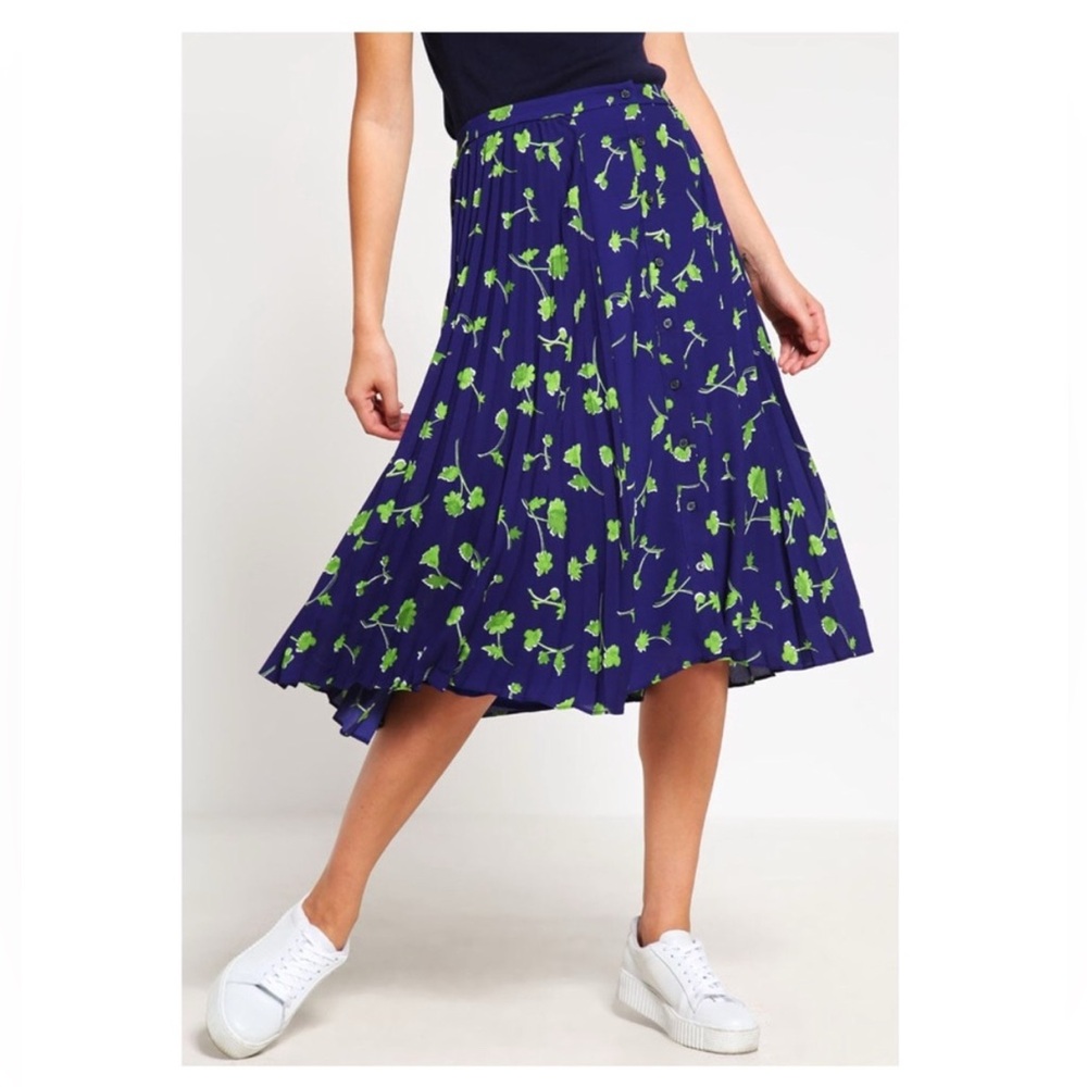 NWT ☘️Banana Republic Pleated Midi
